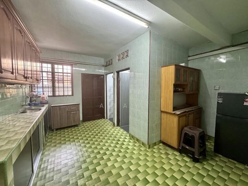 2-storey Terraced House for Rent in Taman Pandamaran Jaya (Pelabuhan Klang) - Adaw Zain - Kitchen - PropertyGuru.com.my