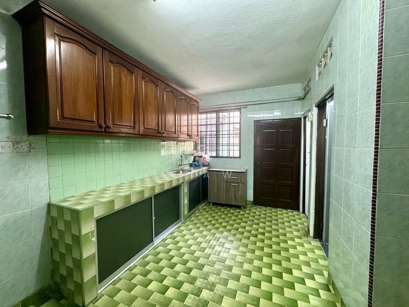 2-storey Terraced House for Rent in Taman Pandamaran Jaya (Pelabuhan Klang) - Adaw Zain - Kitchen - PropertyGuru.com.my