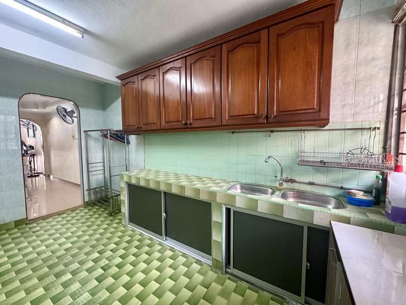 2-storey Terraced House for Rent in Taman Pandamaran Jaya (Pelabuhan Klang) - Adaw Zain - Kitchen - PropertyGuru.com.my