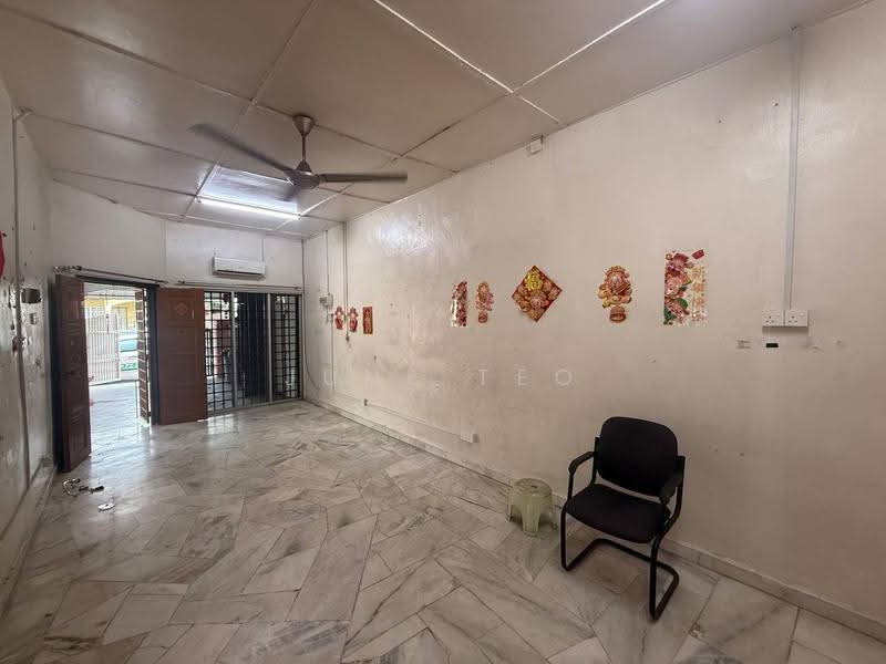 Rumah Teres 1-Tingkat untuk Disewa di Taman Skudai Baru (Skudai) - June Teo - Living Room - PropertyGuru.com.my