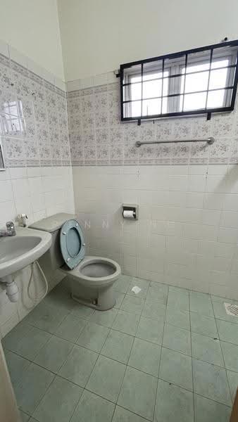 2-storey Terraced House for Sale in Usj 6 (Subang Jaya) - Penny Ng - Bathroom - PropertyGuru.com.my