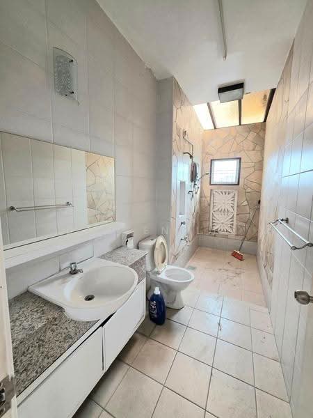 Rumah Teres 2.5-Tingkat untuk Dijual di Taman Impian Emas (Skudai) - Darren Ler - Bathroom - PropertyGuru.com.my