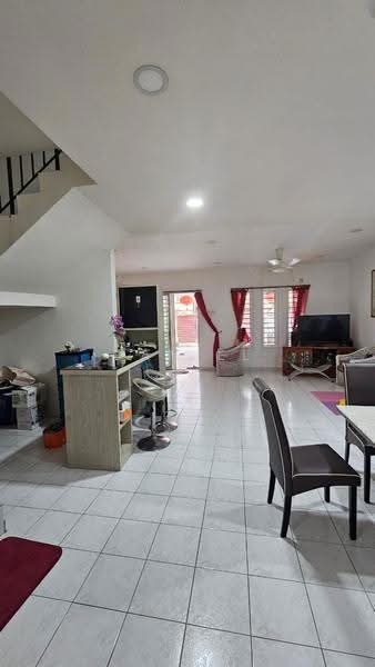 2-storey Terraced House for Sale in Bandar Putra Kulai (Kulai) - Daniel Yong - Living Room - PropertyGuru.com.my