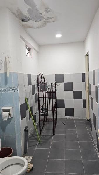 2-storey Terraced House for Sale in Bandar Putra Kulai (Kulai) - Daniel Yong - Bathroom - PropertyGuru.com.my
