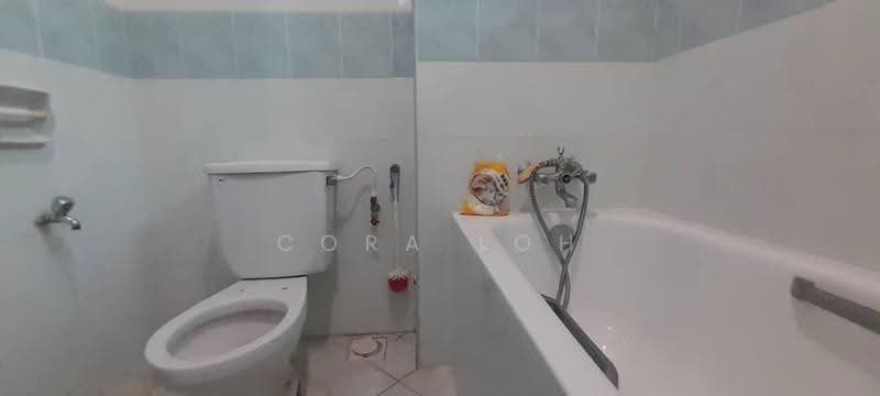 2-storey Terraced House for Rent in Permas Jaya (Johor Bahru) - Cora Loh - Bathroom - PropertyGuru.com.my