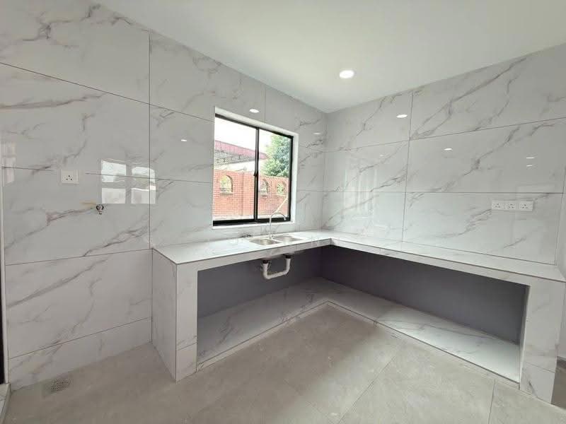 Rumah Teres 1-Tingkat untuk Dijual di Ulu Tiram (Johor) - Joanne Yong - Kitchen - PropertyGuru.com.my