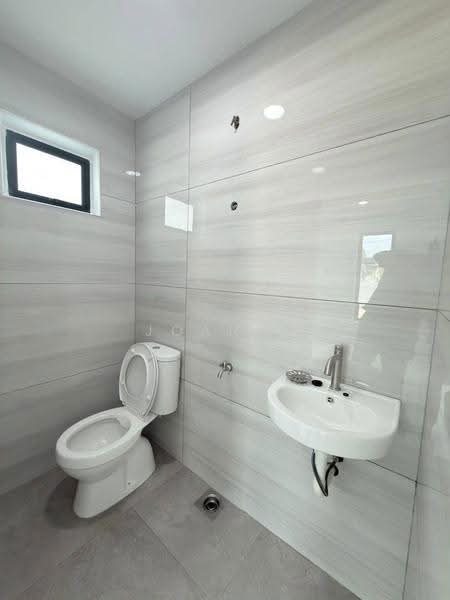 Rumah Teres 1-Tingkat untuk Dijual di Ulu Tiram (Johor) - Joanne Yong - Bathroom - PropertyGuru.com.my