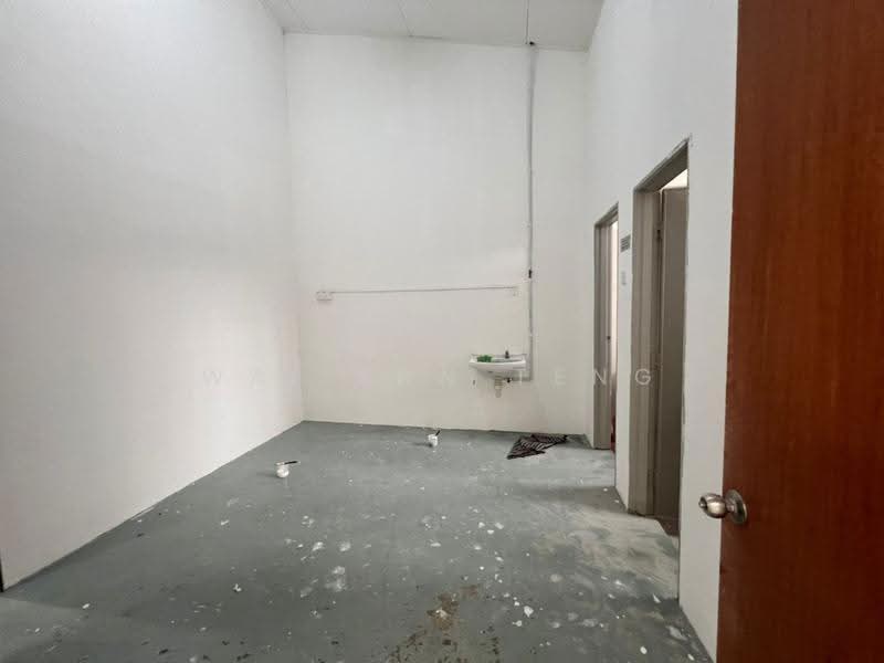 Shop for Rent in Taman Equine (Seri Kembangan) - Wai Ann Teng - Interior - PropertyGuru.com.my