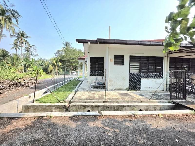 Rumah Teres 1-Tingkat untuk Dijual di Taman Medan Jaya (Telok Panglima Garang) - Wan Azlan Ahmad - PropertyGuru.com.my