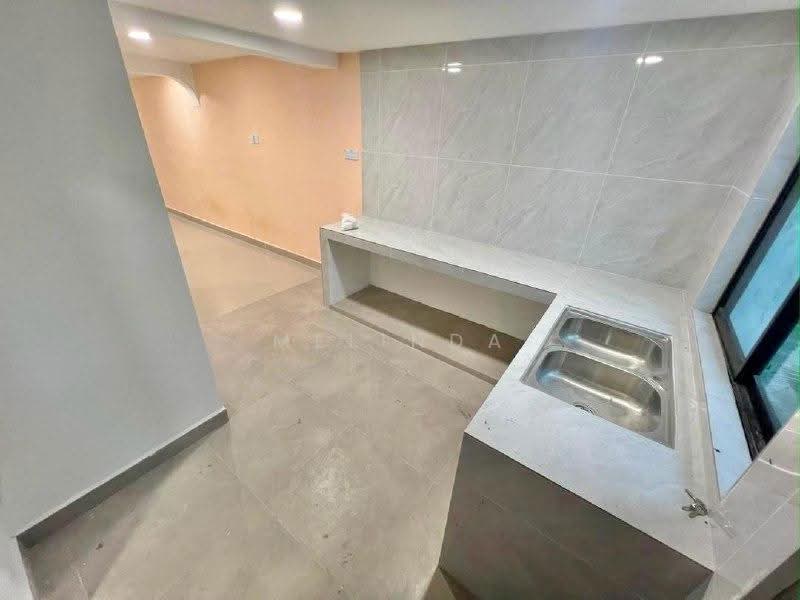 2-storey Terraced House for Sale in Taman Saleng (Kulai) - Melinda Ee - Kitchen - PropertyGuru.com.my