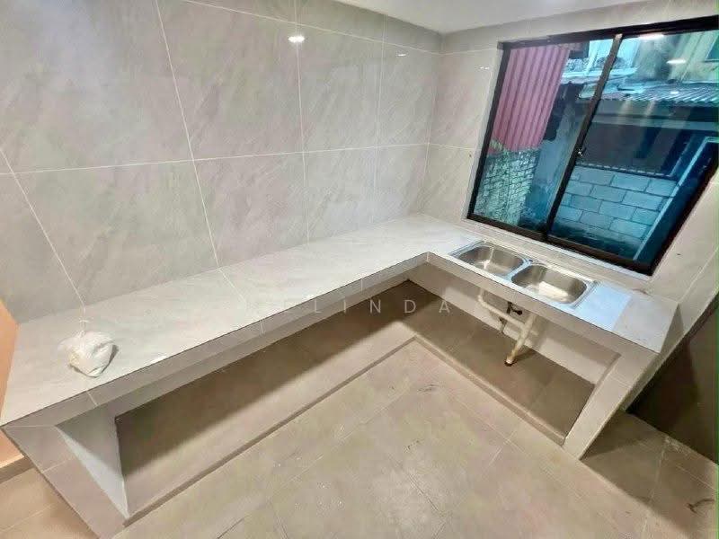 2-storey Terraced House for Sale in Taman Saleng (Kulai) - Melinda Ee - Kitchen - PropertyGuru.com.my