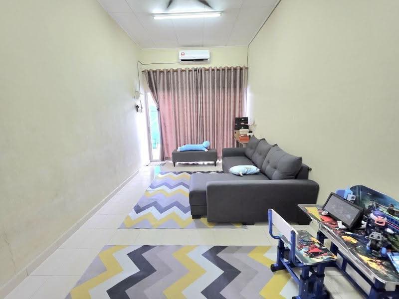 Rumah Teres 1-Tingkat untuk Dijual di Kampung Batu 9 Kebun Baru (Telok Panglima Garang) - Wan Azlan Ahmad - Living Room - PropertyGuru.com.my