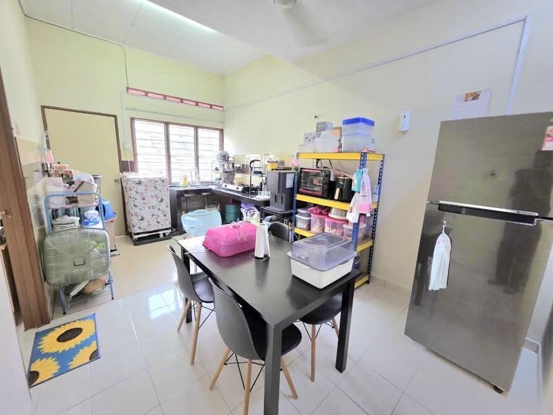 Rumah Teres 1-Tingkat untuk Dijual di Kampung Batu 9 Kebun Baru (Telok Panglima Garang) - Wan Azlan Ahmad - Kitchen - PropertyGuru.com.my