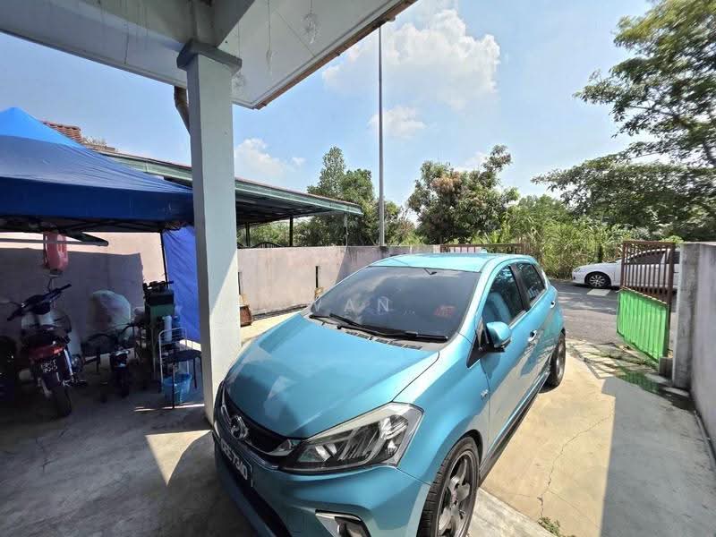 Rumah Teres 1-Tingkat untuk Dijual di Kampung Batu 9 Kebun Baru (Telok Panglima Garang) - Wan Azlan Ahmad - Exterior - PropertyGuru.com.my