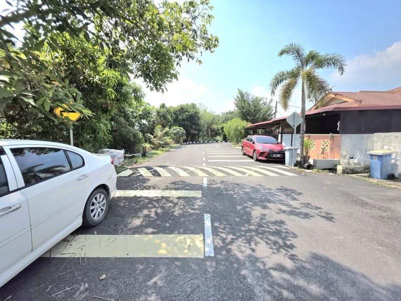 Rumah Teres 1-Tingkat untuk Dijual di Kampung Batu 9 Kebun Baru (Telok Panglima Garang) - Wan Azlan Ahmad - Exterior - PropertyGuru.com.my