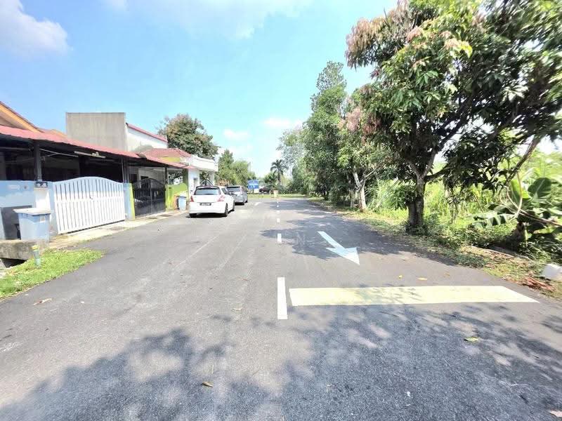Rumah Teres 1-Tingkat untuk Dijual di Kampung Batu 9 Kebun Baru (Telok Panglima Garang) - Wan Azlan Ahmad - Exterior - PropertyGuru.com.my