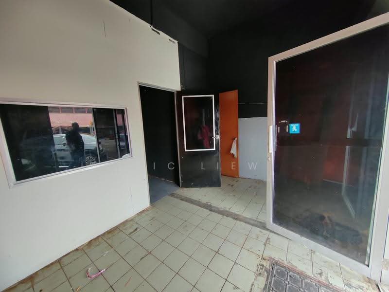 Kedai untuk Disewa di Seksyen 1 Wangsa Maju (Wangsa Maju) - Eric Liew - Entrance - PropertyGuru.com.my