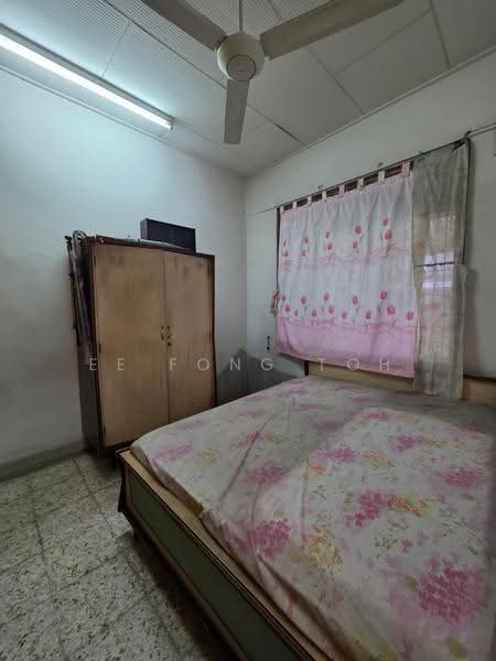 Rumah Teres 1-Tingkat untuk Dijual di Taman Ungku Tun Aminah (Skudai) - Ee Fong Toh - Bedroom - PropertyGuru.com.my