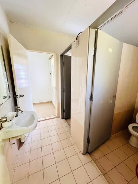 2-storey Terraced House for Sale in Bandar Baru Bangi (Selangor) - Azman Ahmad - Bathroom - PropertyGuru.com.my