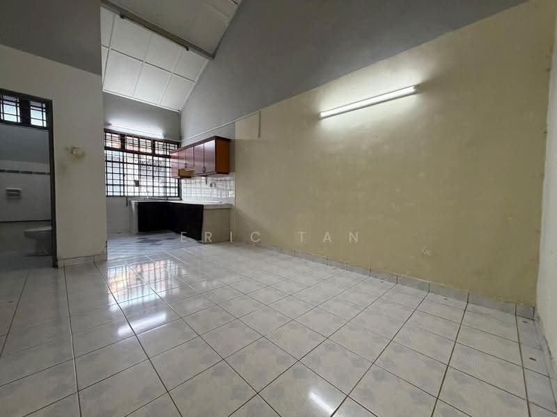 1-storey Terraced House for Rent in Taman Perling (Perling) - Eric Tan - Kitchen - PropertyGuru.com.my