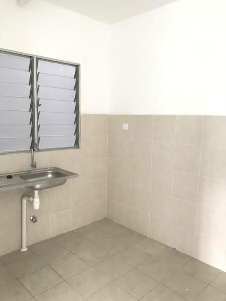 Kondominium untuk Dijual di D'Kristal Apartment (Pangsapuri D'Kristal) - Louis Chen - Kitchen - PropertyGuru.com.my
