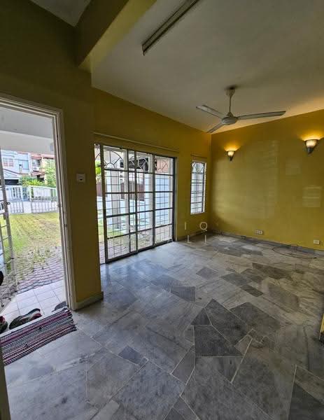 Rumah Teres 2-Tingkat untuk Dijual di Usj 22 (Subang Jaya) - Syafiq Razali - Living Room - PropertyGuru.com.my