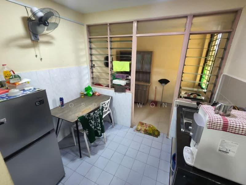 Apartment for Sale at Seri Intan Apartment - Jordan Wong - Kitchen - PropertyGuru.com.my