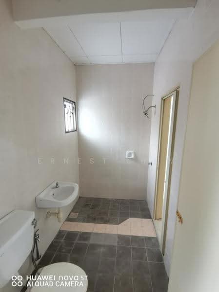 Rumah Teres 2-Tingkat untuk Dijual di Taman Putra Prima (Puchong) - Ernest Chew - Bathroom - PropertyGuru.com.my