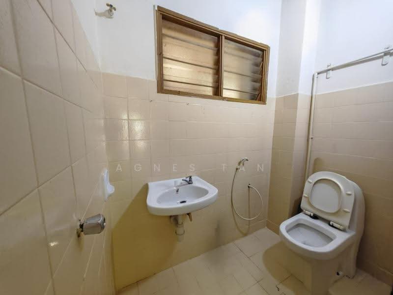 2-storey Terraced House for Rent in Usj 3 (Subang Jaya) - Agnes Tan - Bathroom - PropertyGuru.com.my