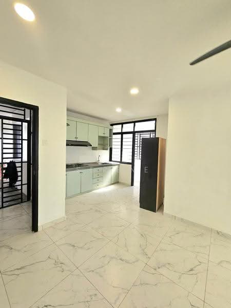 Kediaman Servis untuk Dijual di Nusa Perdana Apartment - Serene Low - Kitchen - PropertyGuru.com.my