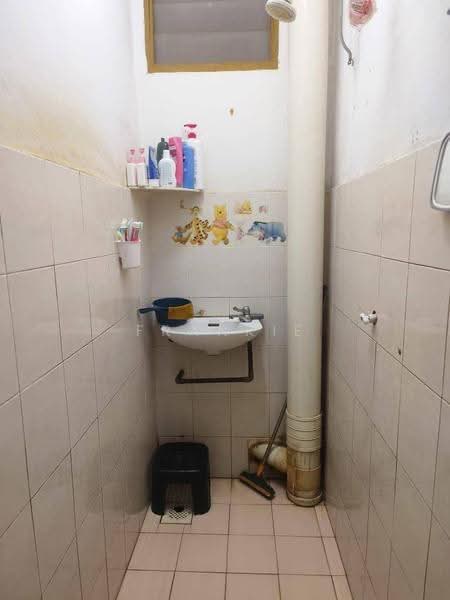 Flat for Sale at Lestari Apartment - Frankie Ong - Bathroom - PropertyGuru.com.my