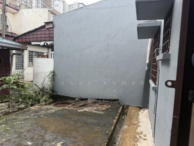 2-storey Terraced House for Sale in Taman Wawasan (Puchong) - Uthaya Kumar - Exterior - PropertyGuru.com.my