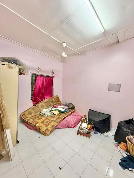 1-storey Terraced House for Sale in Taman Paloh (Paloh) - Daniel Yong - Bedroom - PropertyGuru.com.my