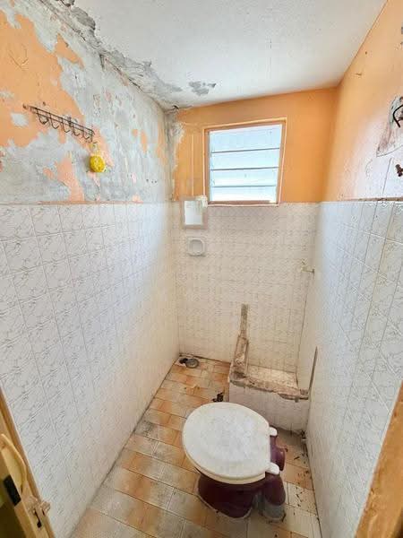 1-storey Terraced House for Sale in Taman Paloh (Paloh) - Daniel Yong - Bathroom - PropertyGuru.com.my