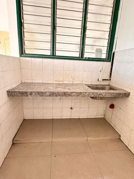 Pangsapuri untuk Disewa di Desa Bistari - Emma Chan - Kitchen - PropertyGuru.com.my