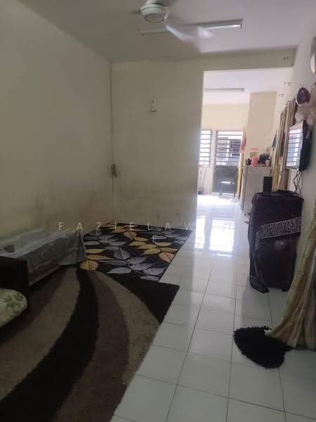 1-storey Terraced House for Sale in Kuantan (Pahang) - Fazielawatie Ishak - Living Room - PropertyGuru.com.my