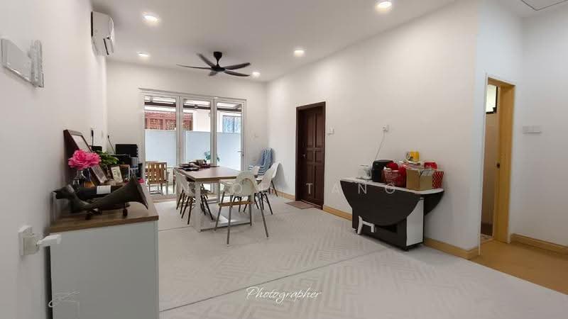 Semi-Detached House for Sale in Kota Kemuning (Shah Alam) - Anjoe Tang - Dining Room - PropertyGuru.com.my