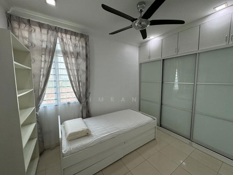 Pangsapuri untuk Dijual di Pangsapuri Anggun - Imran Ismadi - Bedroom - PropertyGuru.com.my
