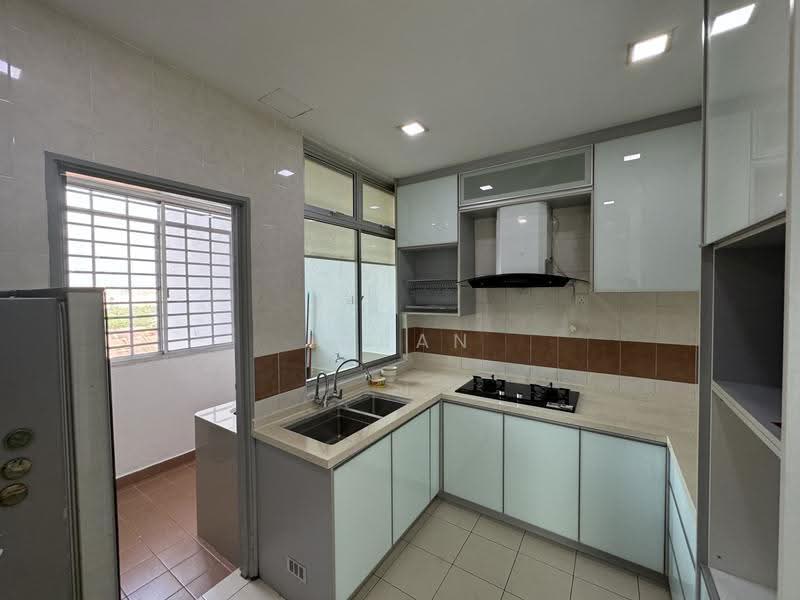 Pangsapuri untuk Dijual di Pangsapuri Anggun - Imran Ismadi - Kitchen - PropertyGuru.com.my