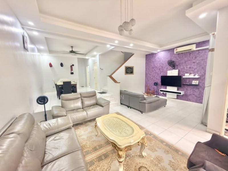 2-storey Terraced House for Sale in Alam Budiman (Shah Alam) - Wan Azlan Ahmad - Living Room - PropertyGuru.com.my