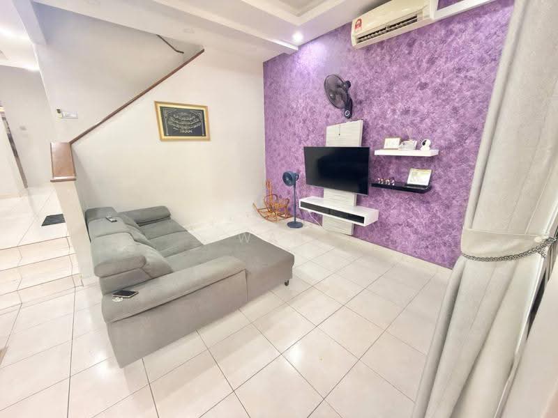2-storey Terraced House for Sale in Alam Budiman (Shah Alam) - Wan Azlan Ahmad - Living Room - PropertyGuru.com.my