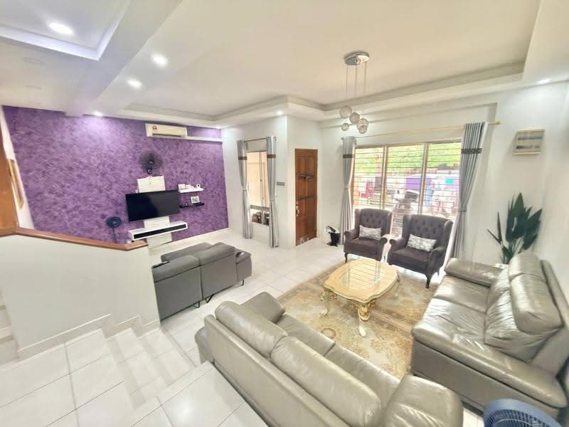 2-storey Terraced House for Sale in Alam Budiman (Shah Alam) - Wan Azlan Ahmad - Living Room - PropertyGuru.com.my