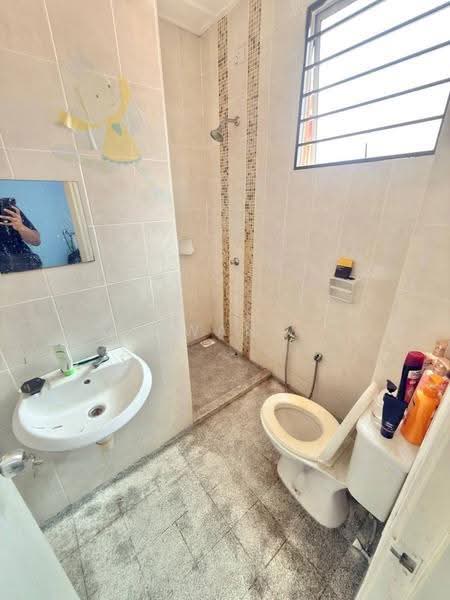 2-storey Terraced House for Sale in Alam Budiman (Shah Alam) - Wan Azlan Ahmad - Bathroom - PropertyGuru.com.my