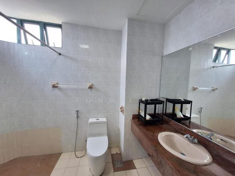 Kondominium untuk Dijual di The Wadihana - Fong Lik - Bathroom - PropertyGuru.com.my