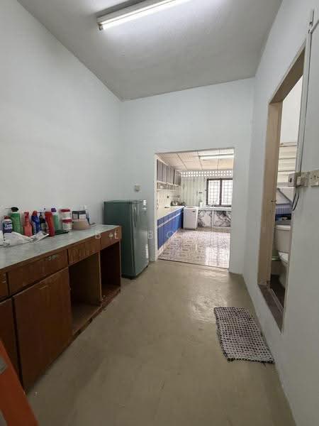 Rumah Teres 2-Tingkat untuk Dijual di Bukit Beruang (Bukit Baru) - BL Bong - Kitchen - PropertyGuru.com.my