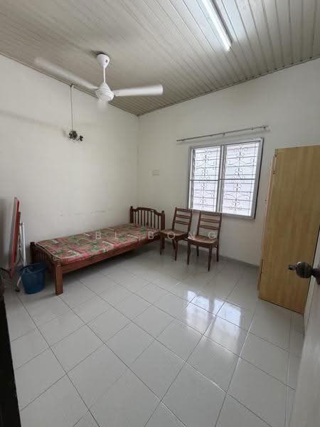 Rumah Teres 2-Tingkat untuk Dijual di Bukit Beruang (Bukit Baru) - BL Bong - Bedroom - PropertyGuru.com.my