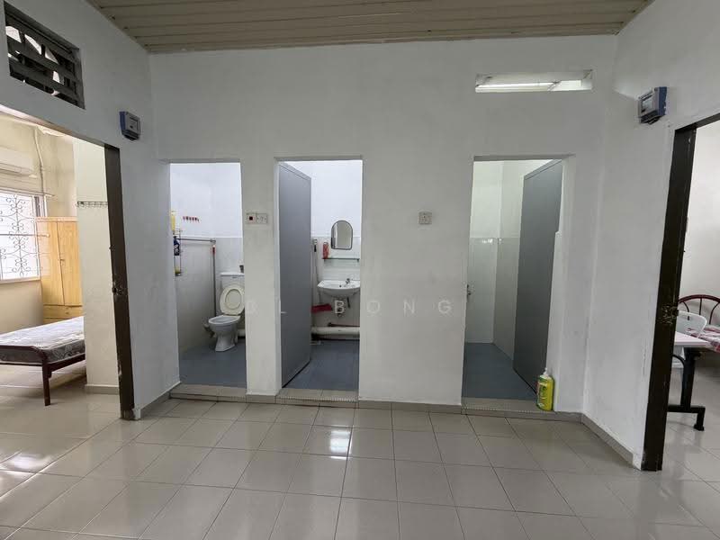 Rumah Teres 2-Tingkat untuk Dijual di Bukit Beruang (Bukit Baru) - BL Bong - Bedroom - PropertyGuru.com.my