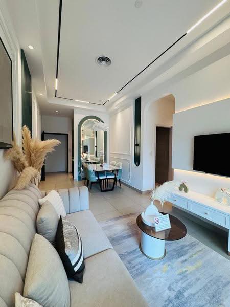 Kediaman Servis untuk Dijual di Permas Heights - Nadzmi Azilan - Living Room - PropertyGuru.com.my