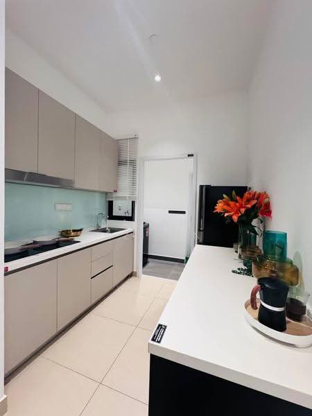 Kediaman Servis untuk Dijual di Permas Heights - Nadzmi Azilan - Kitchen - PropertyGuru.com.my