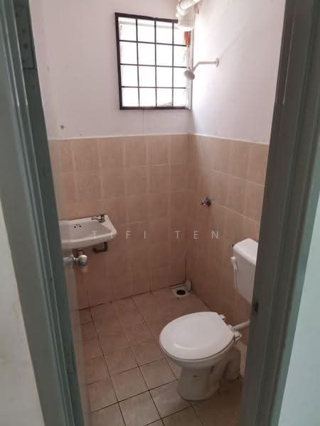 Pangsapuri untuk Disewa di Mantin - Tifi Ten - Bathroom - PropertyGuru.com.my